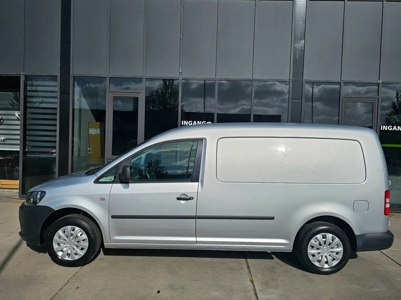 Volkswagen Caddy (2013) — foto 1