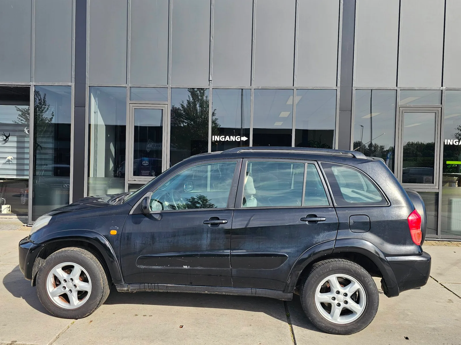 Toyota RAV4 (2002) — foto 1