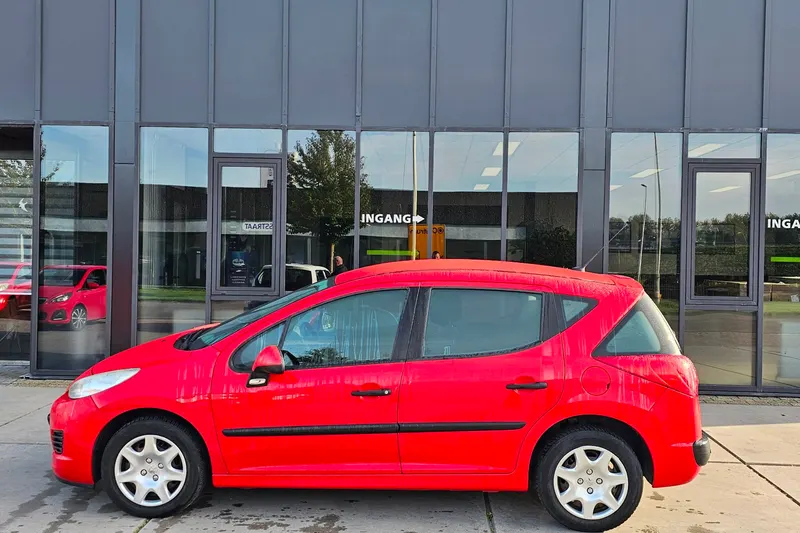 Peugeot 207 (2010)