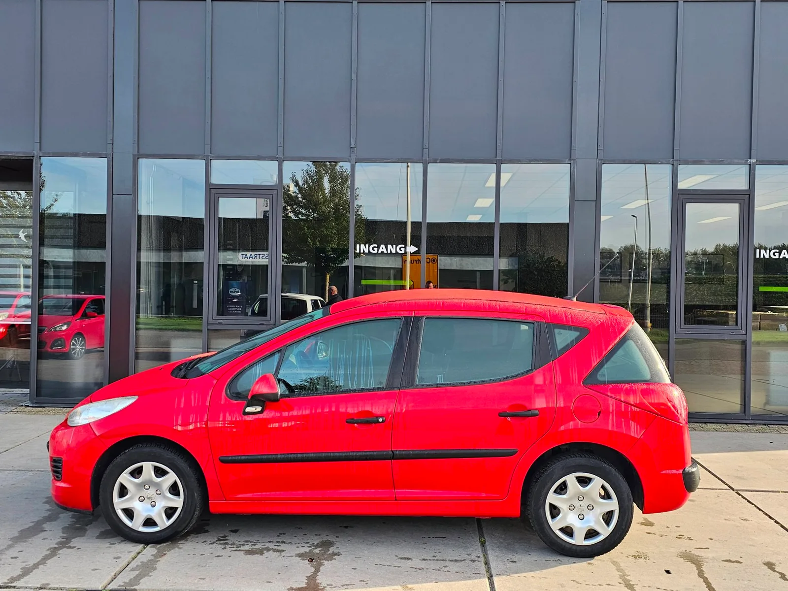 Peugeot 207 (2010) — foto 1