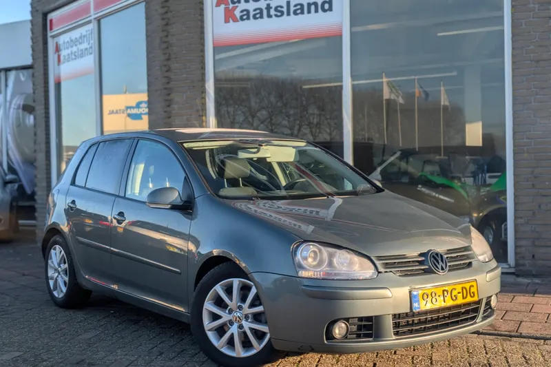 Volkswagen Golf (2004)