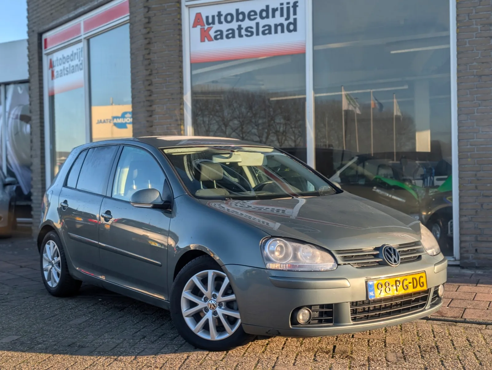 Volkswagen Golf (2004) — foto 1