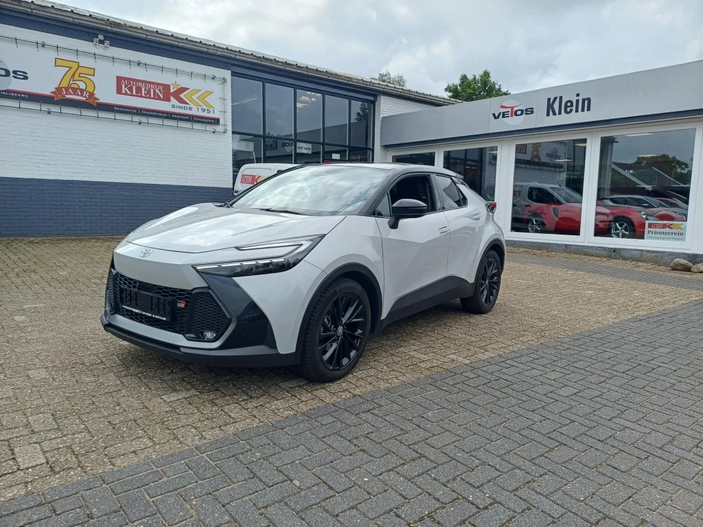 Toyota C-HR (2024) — foto 1