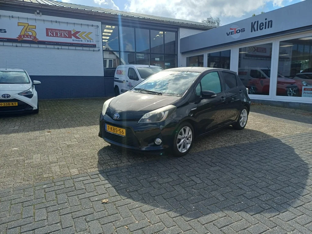 Toyota Yaris (2013) — foto 1
