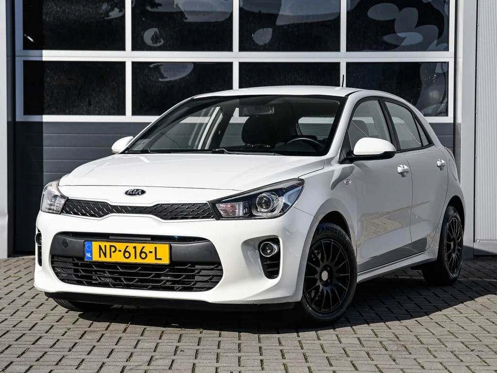 Kia Rio (2017) — foto 1