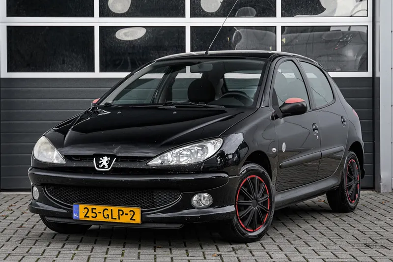 Peugeot 206 (2008)