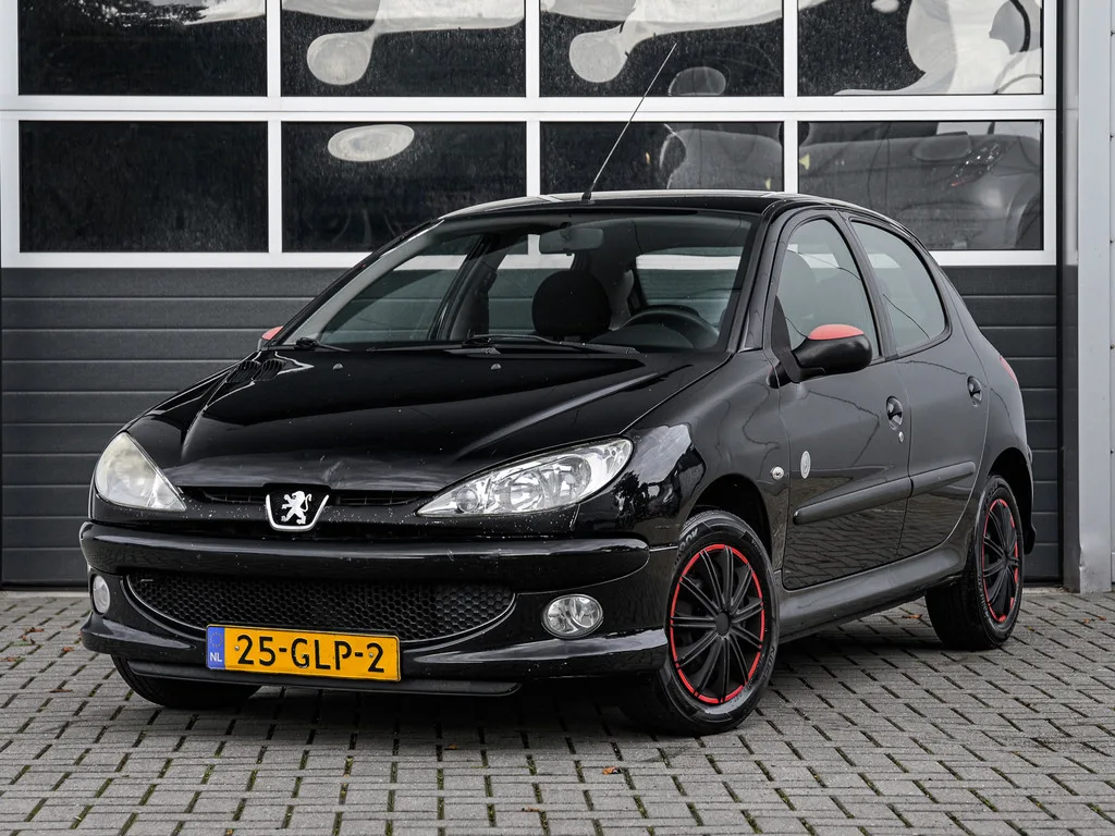 Peugeot 206 (2008) — foto 1