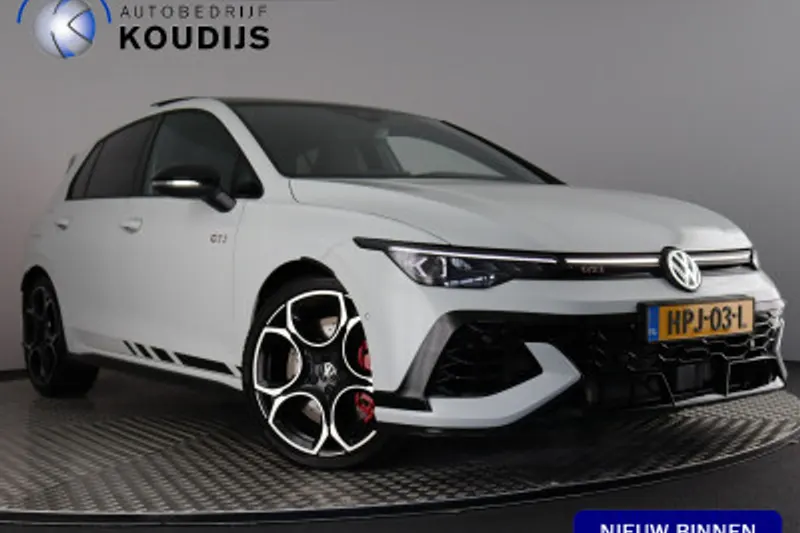 Volkswagen Golf (2025)