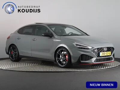 Hyundai i30 (2023) — foto 1