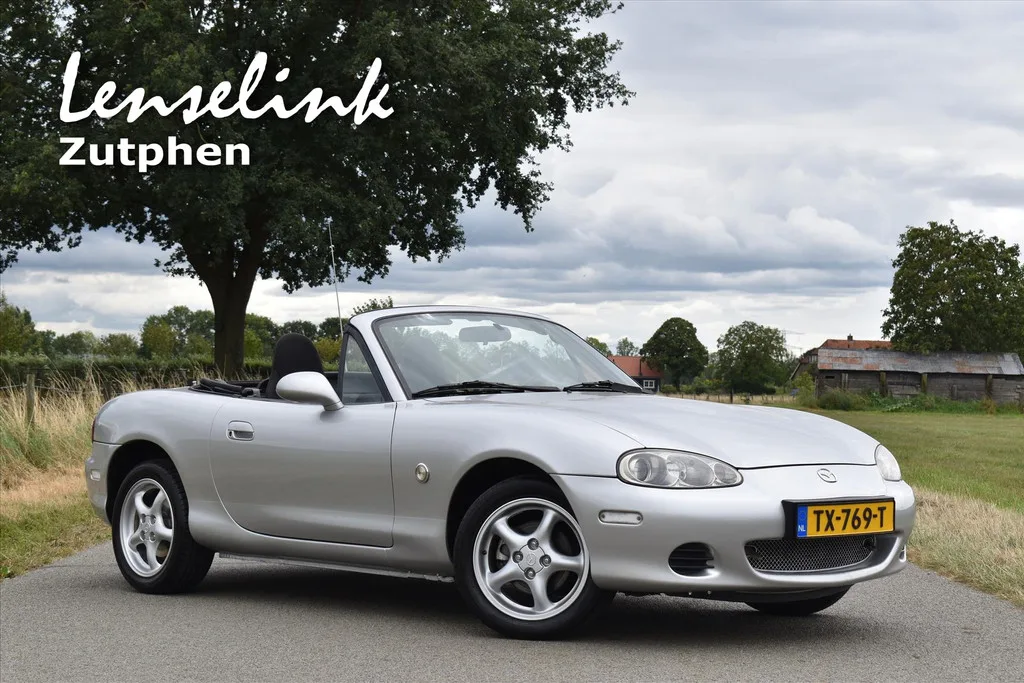 Mazda MX-5 (2001) — foto 1