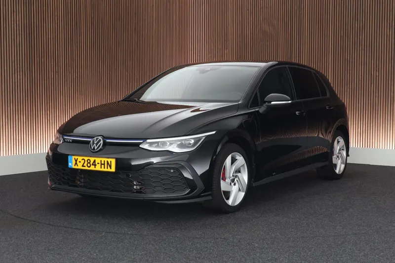 Volkswagen Golf (2023)