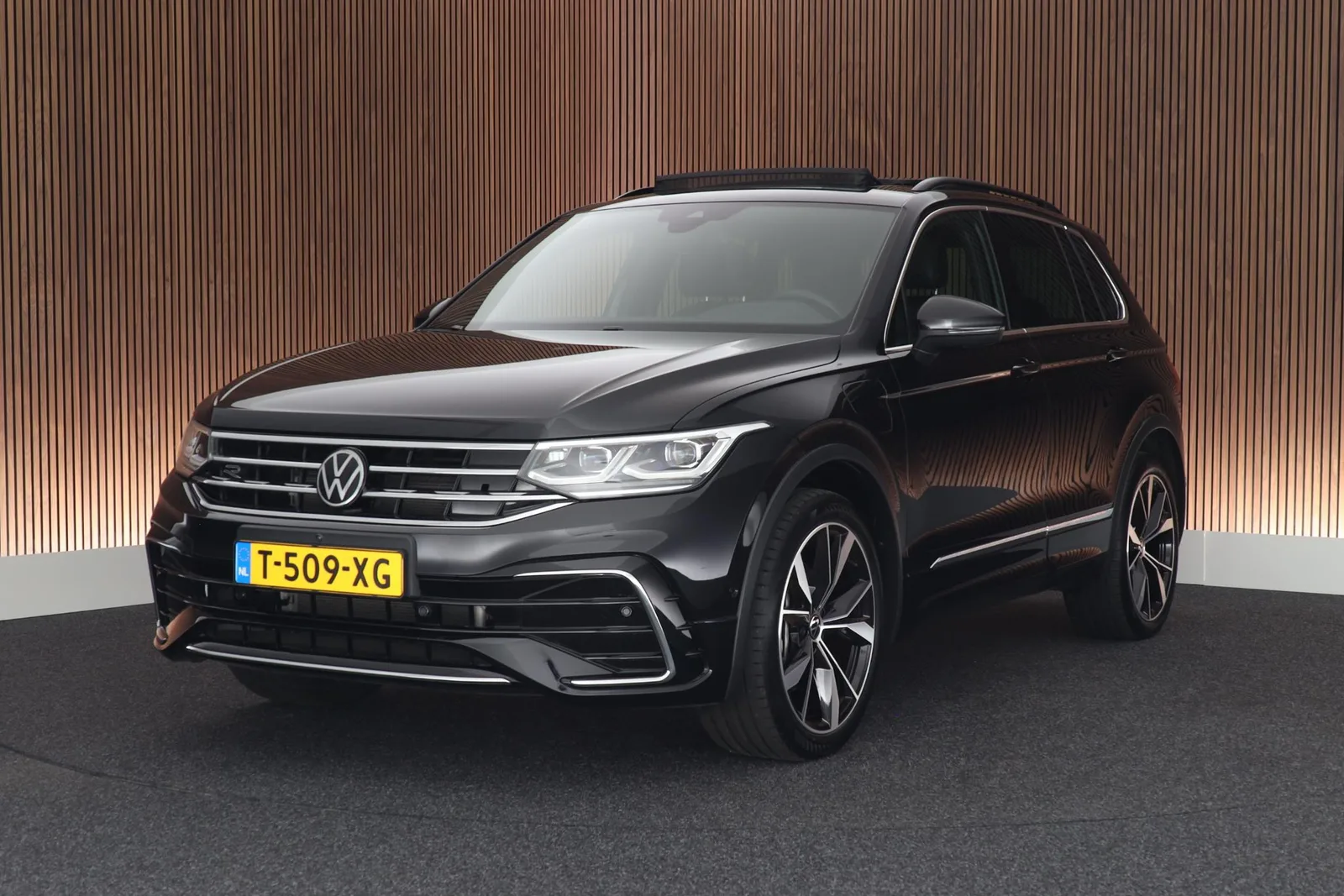 Volkswagen Tiguan (2023) — foto 1
