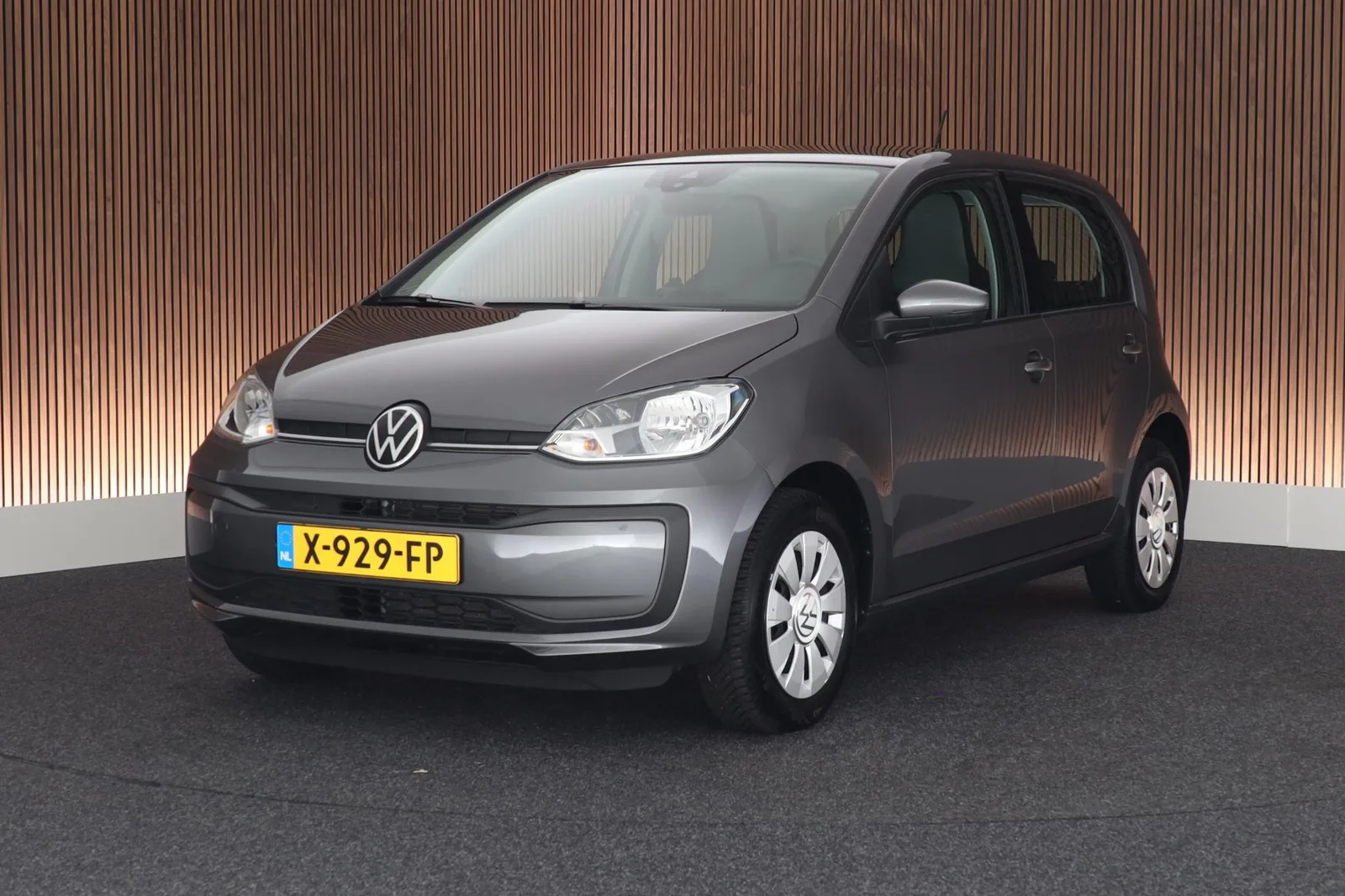 Volkswagen Up! (2023) — foto 1