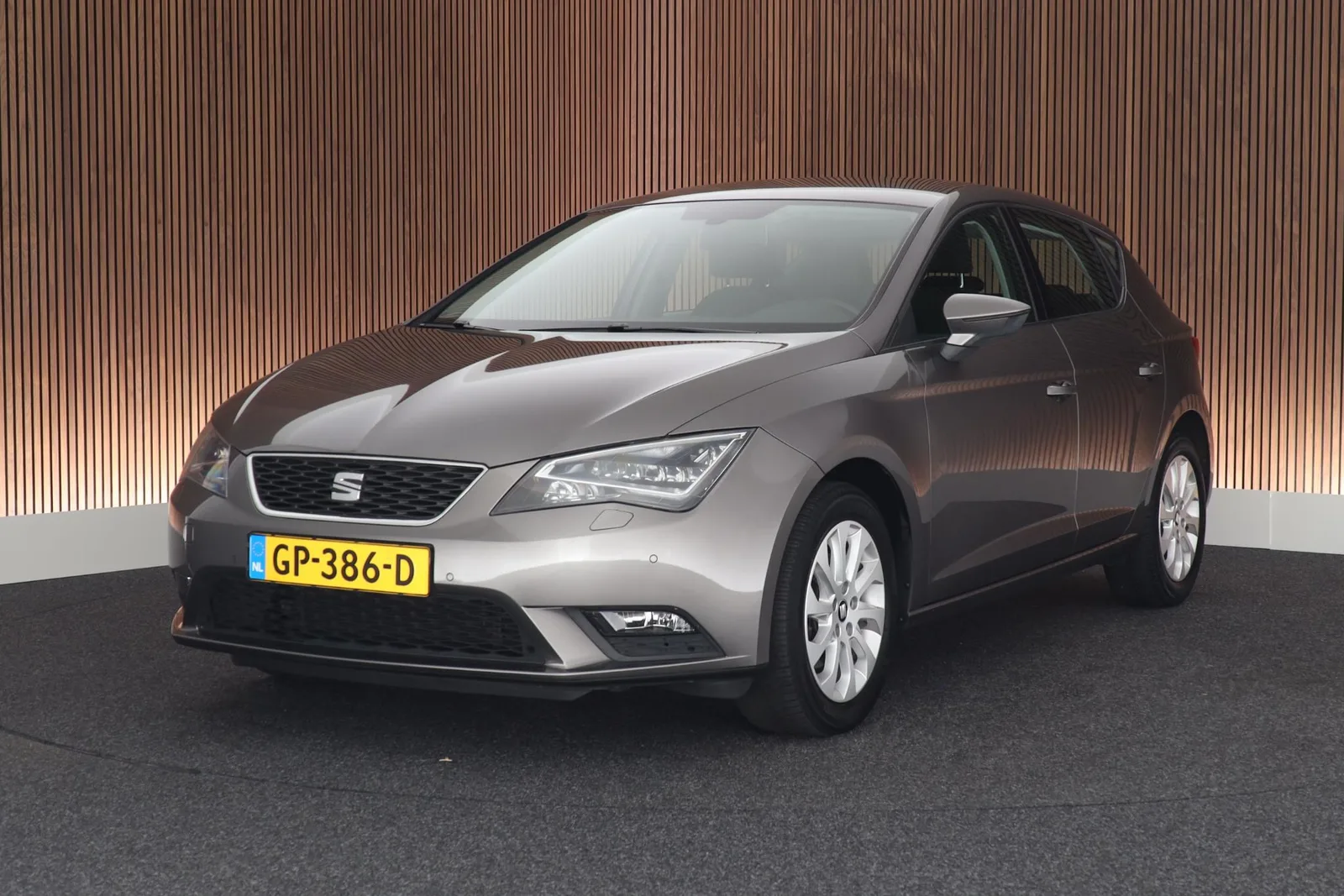 SEAT Leon (2014) — foto 1