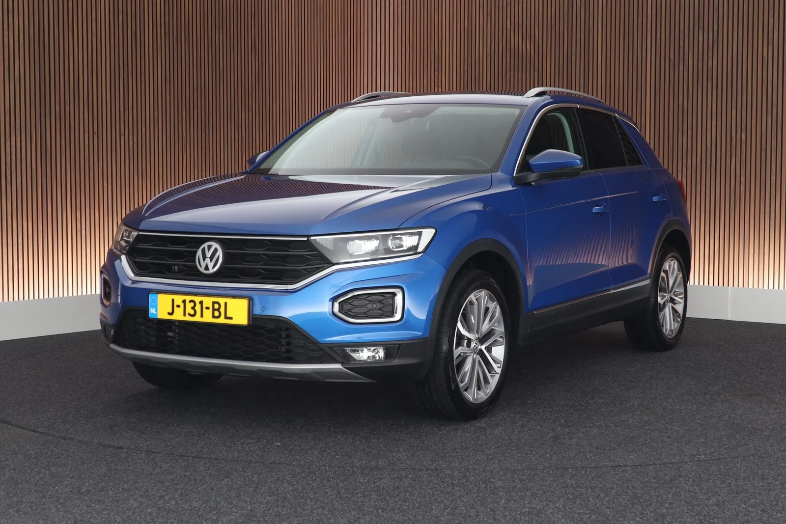 Volkswagen T-Roc (2020) — foto 1