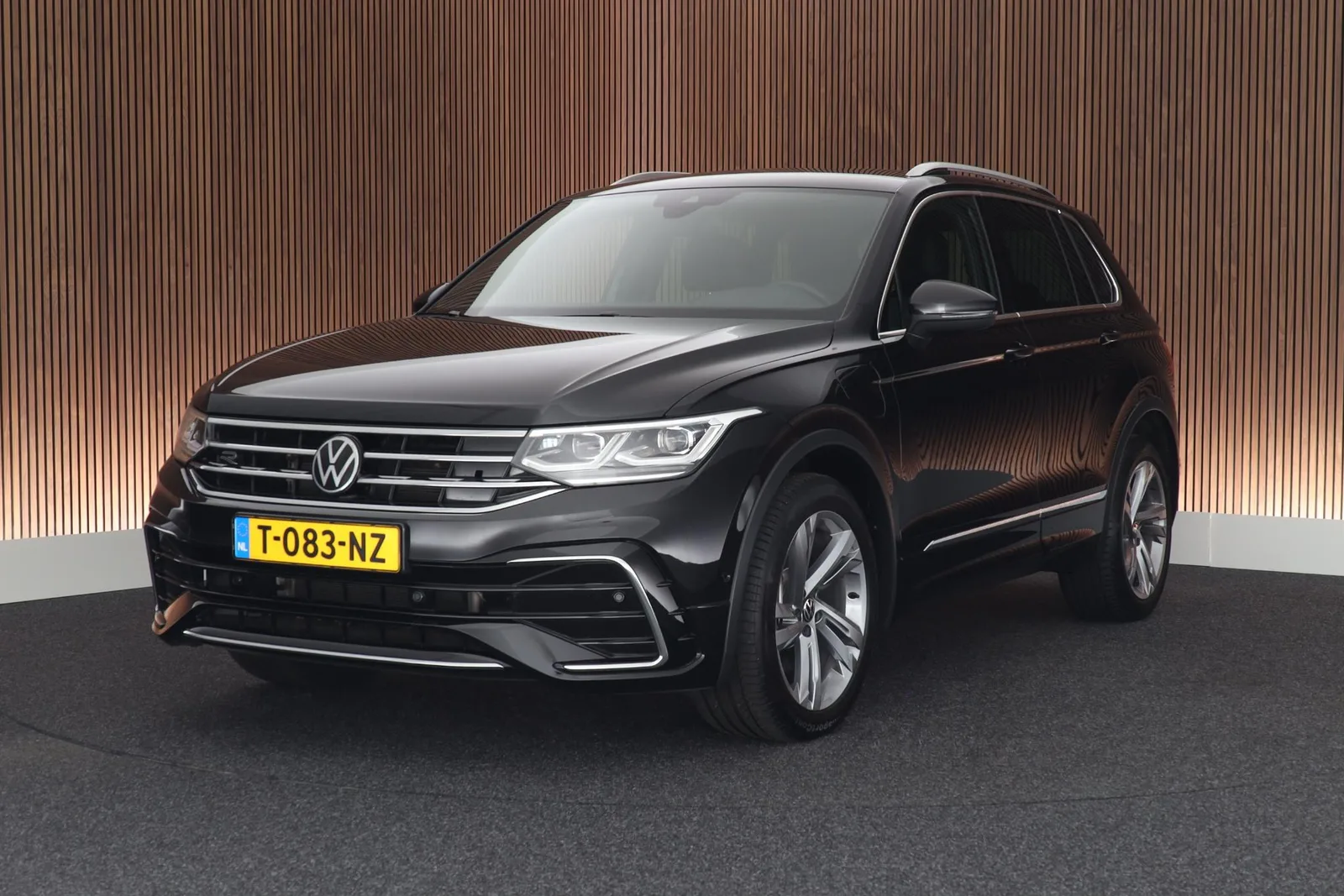 Volkswagen Tiguan (2023) — foto 1