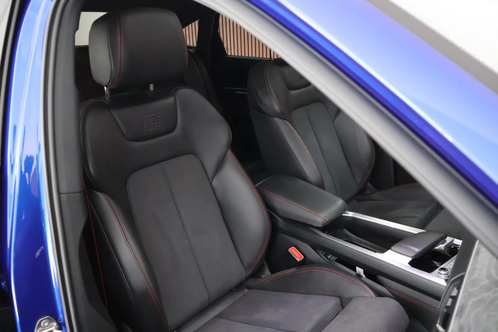 Audi Q8 e-tron (2023) — foto 1