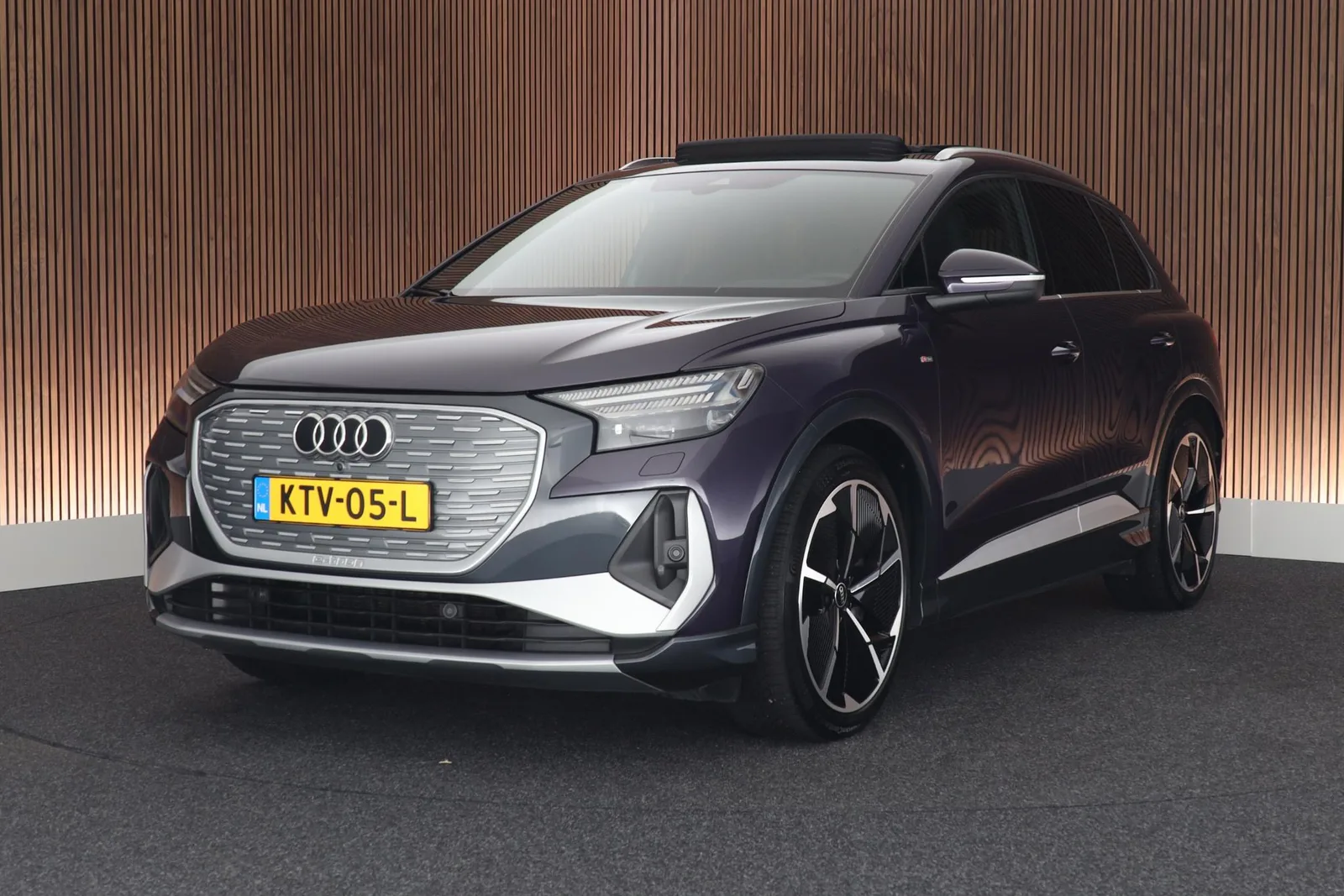 Audi Q4 e-tron (2022) — foto 1