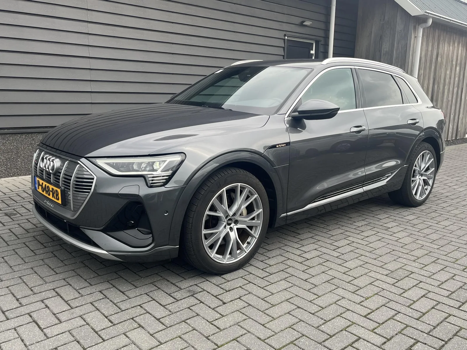 Audi e-tron (2022) — foto 1