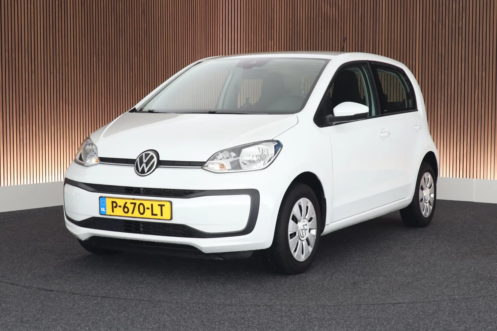 Volkswagen Up! (2021) — foto 1