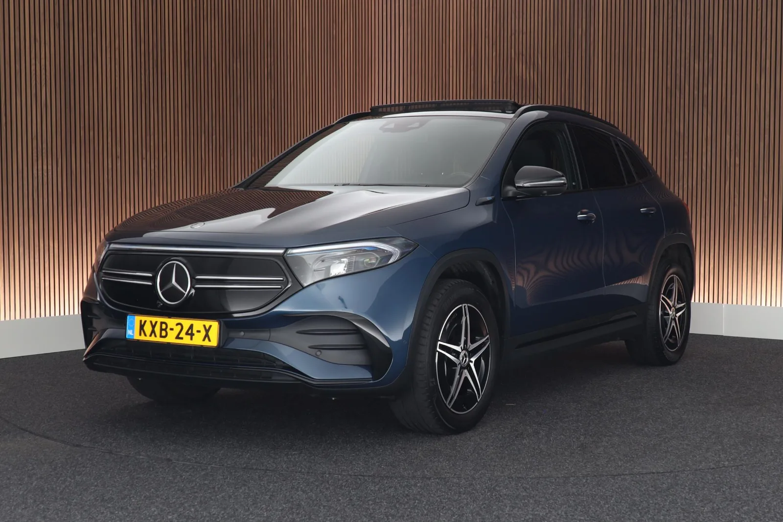 Mercedes-Benz EQA (2022) — foto 1