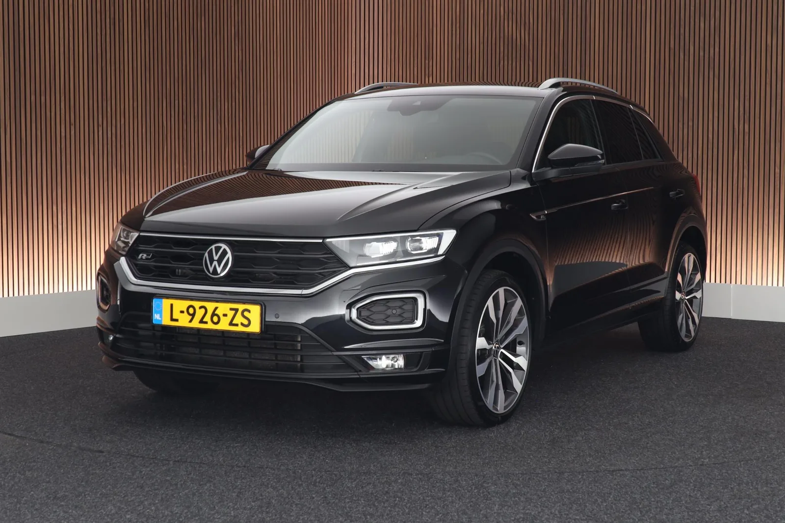 Volkswagen T-Roc (2021) — foto 1