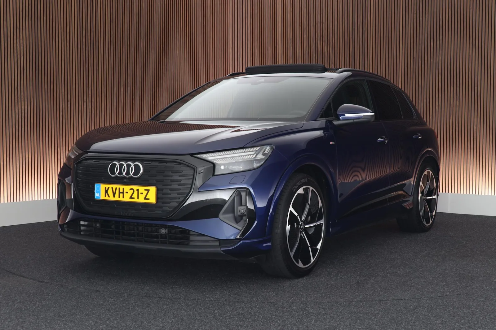 Audi Q4 e-tron (2023) — foto 1