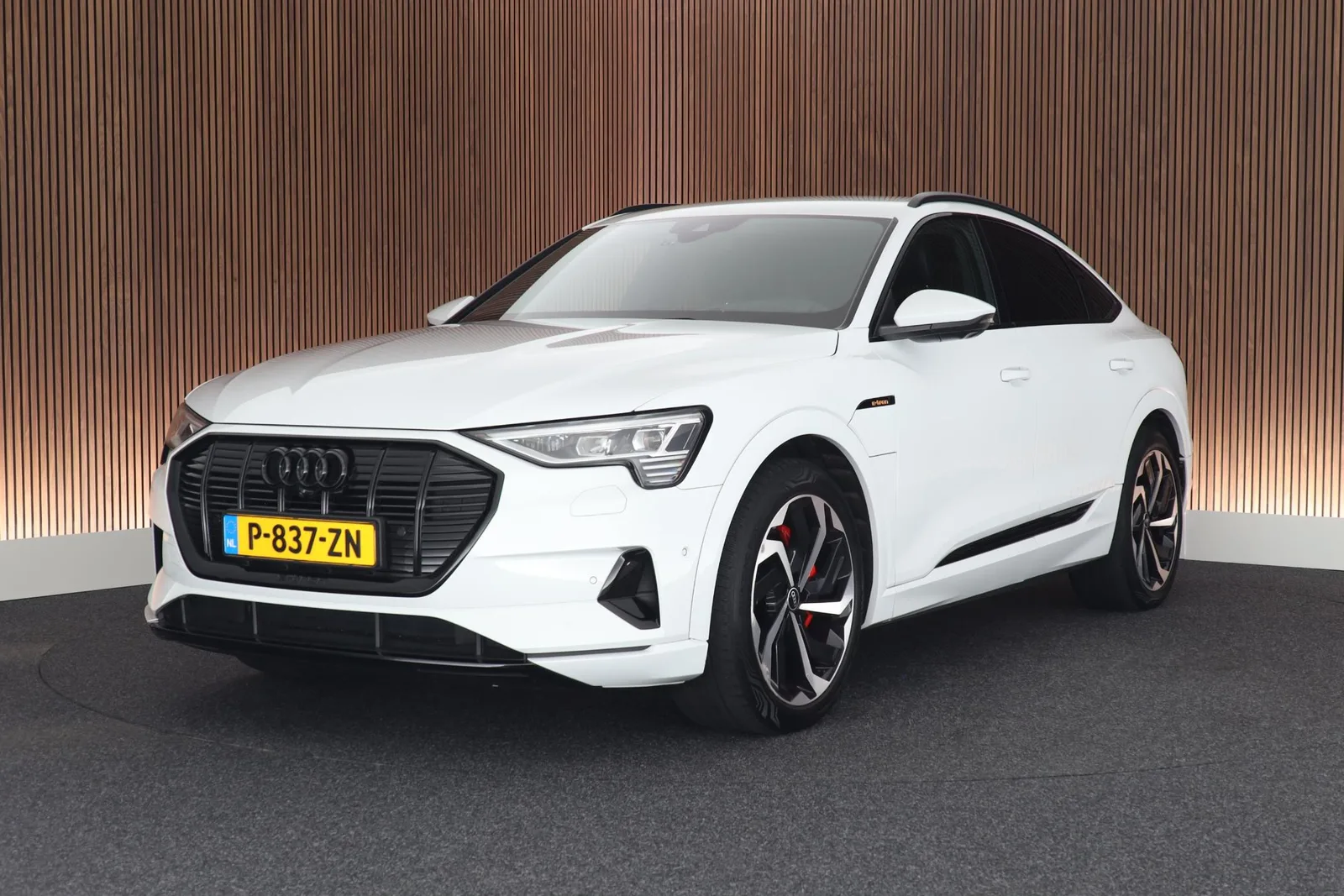 Audi e-tron (2021) — foto 1