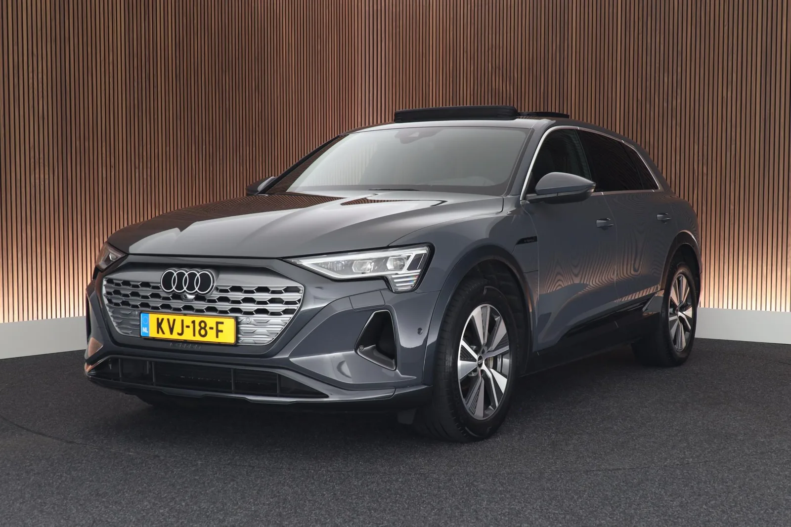 Audi Q8 e-tron (2023) — foto 1