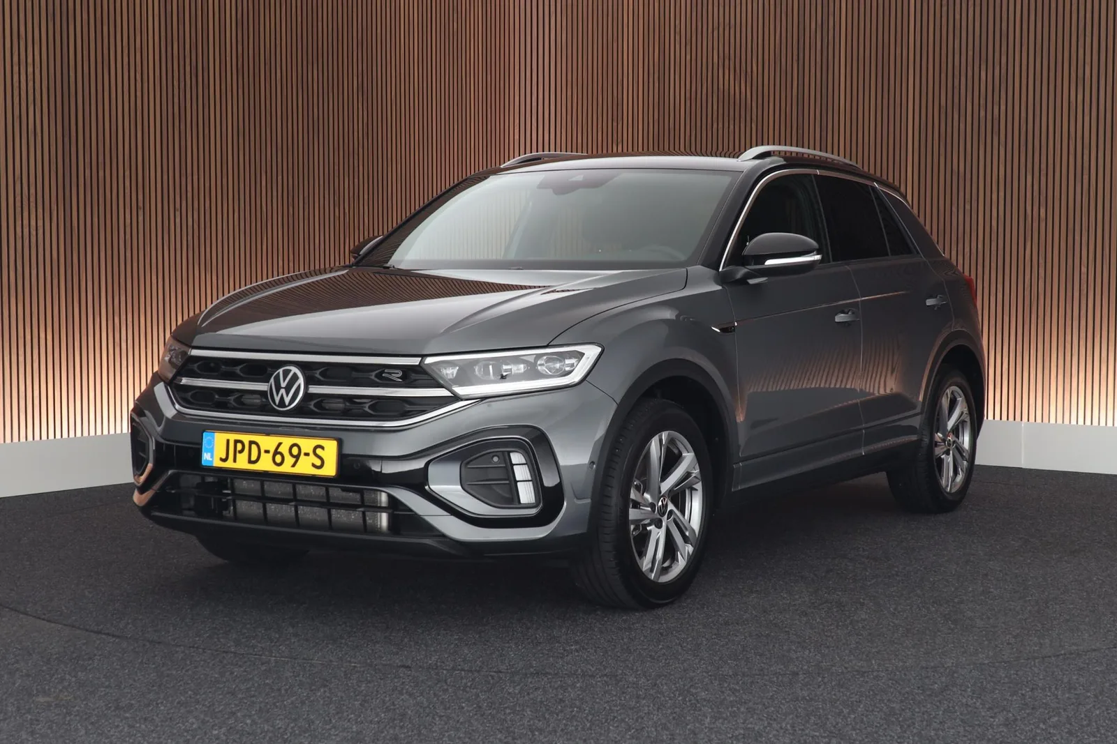 Volkswagen T-Roc (2025) — foto 1