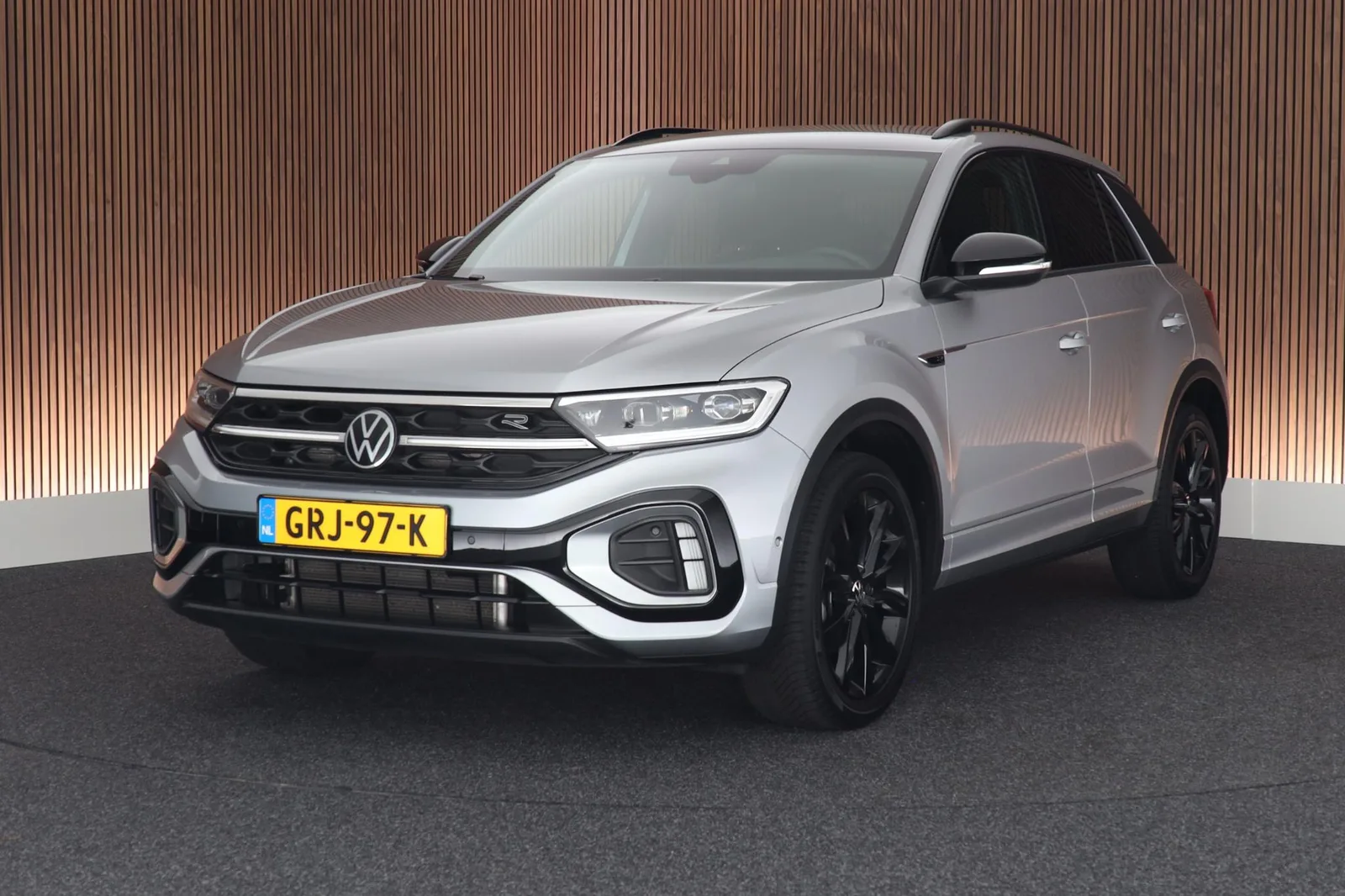 Volkswagen T-Roc (2023) — foto 1