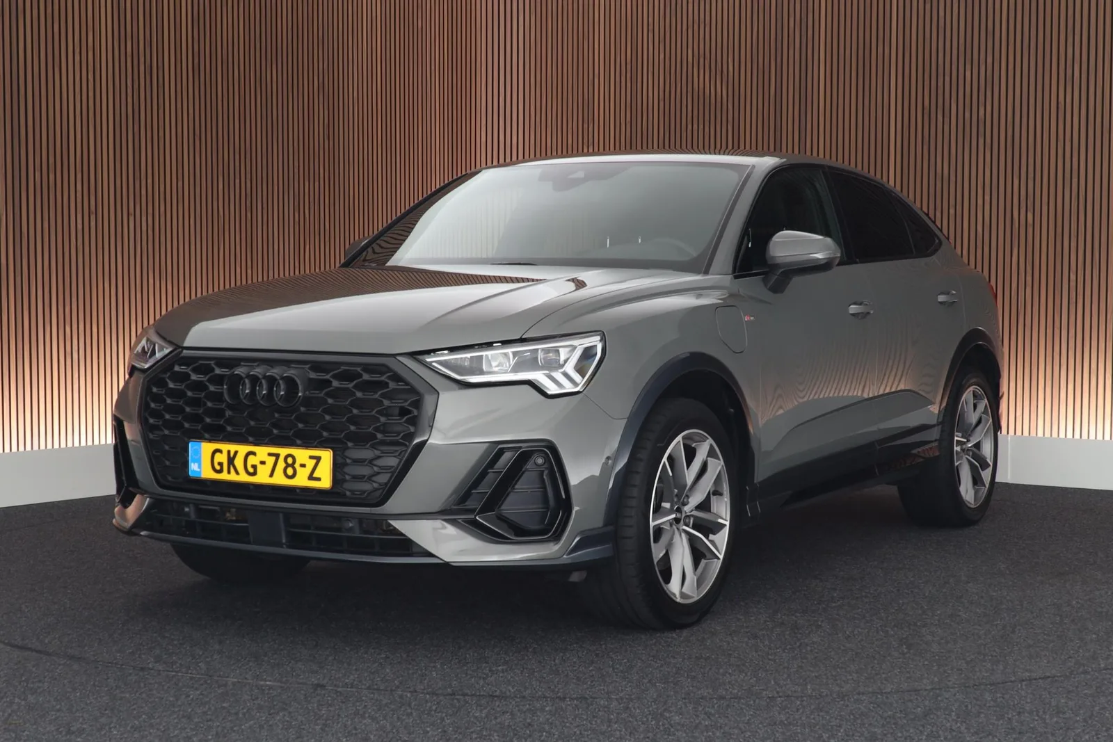Audi Q3 Sportback (2021) — foto 1
