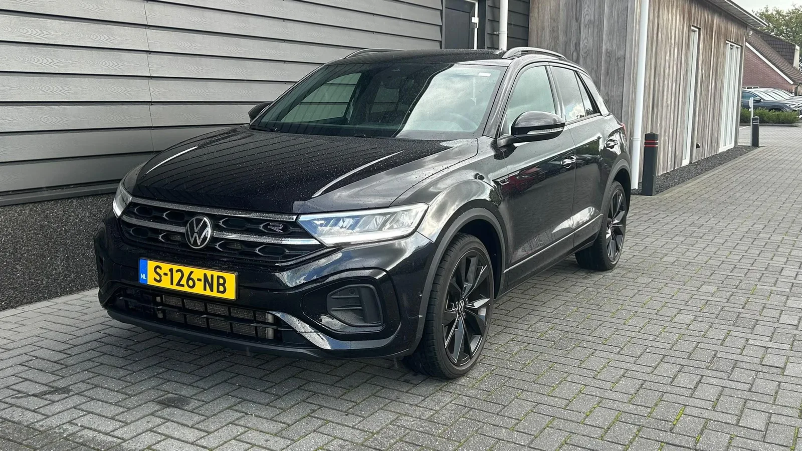 Volkswagen T-Roc (2023) — foto 1