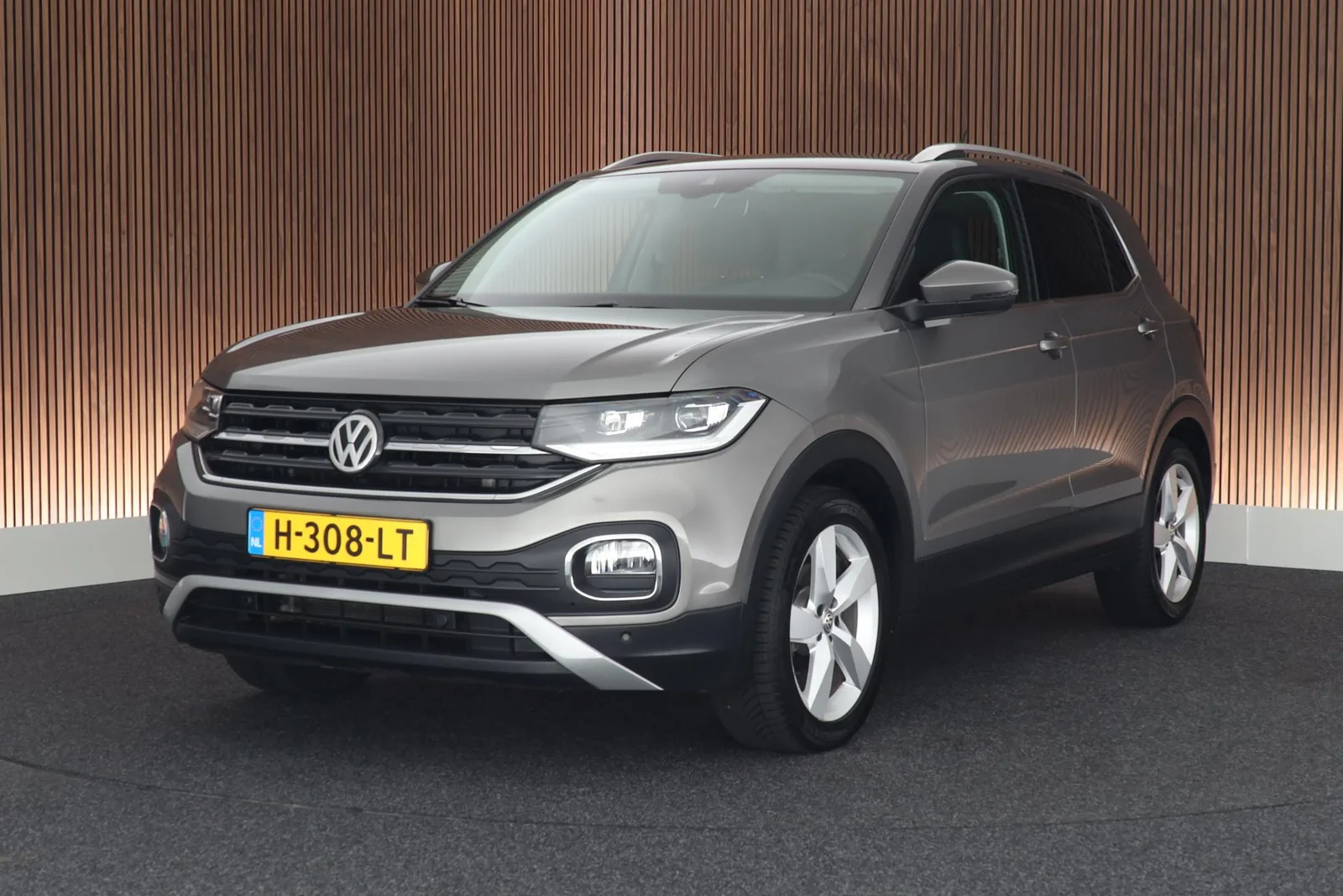 Volkswagen T-Cross (2019) — foto 1