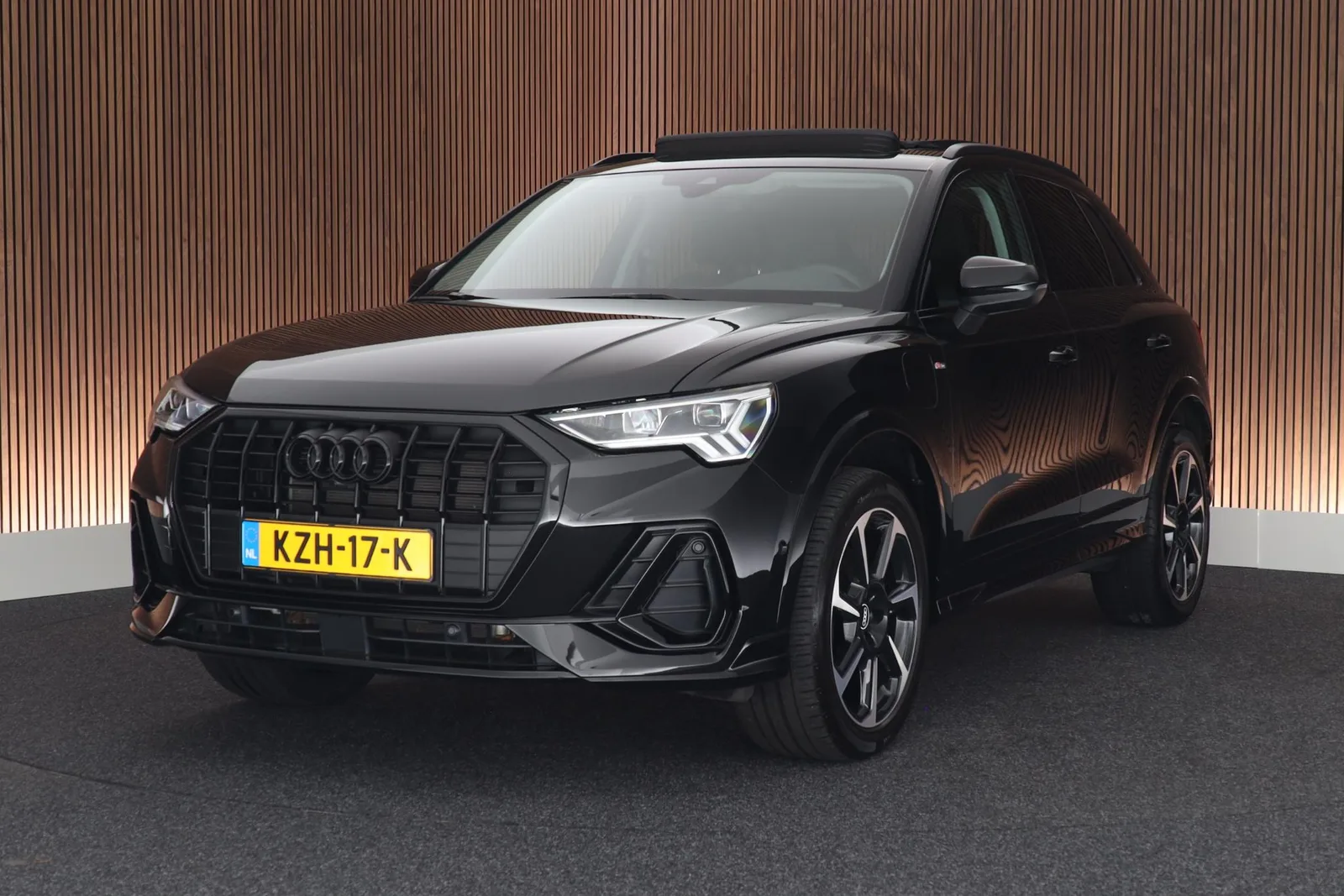 Audi Q3 (2021) — foto 1