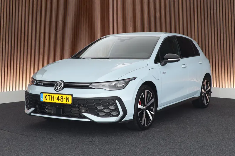 Volkswagen Golf (2025)
