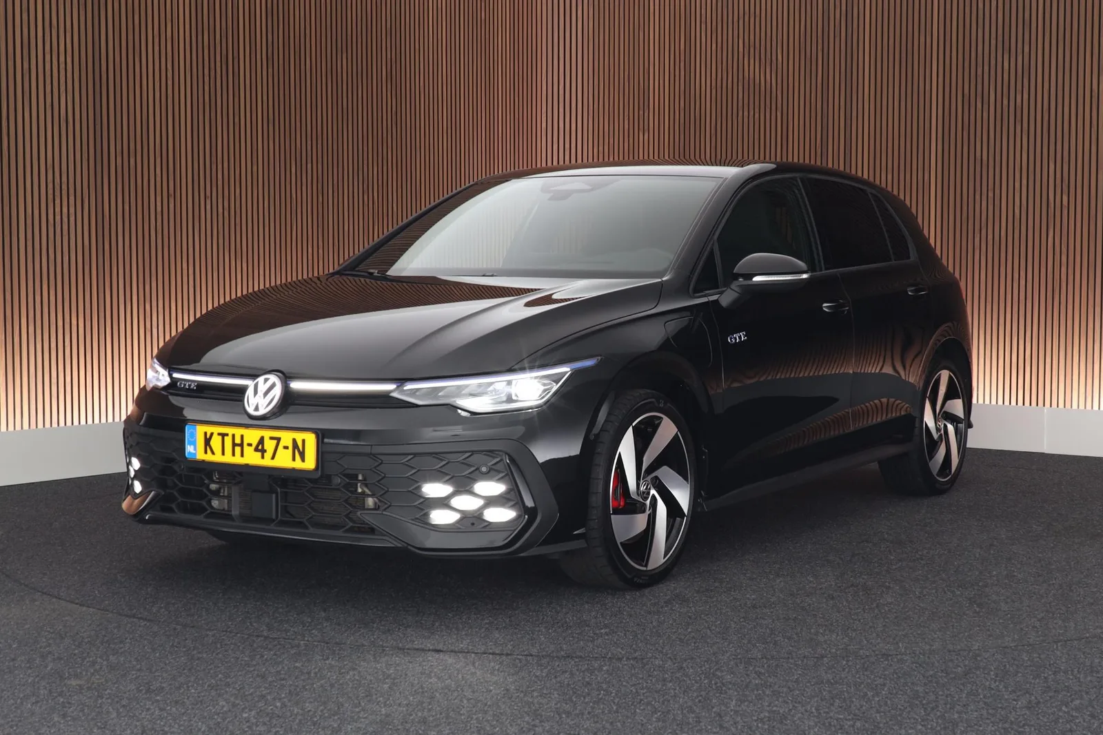 Volkswagen Golf (2025) — foto 1