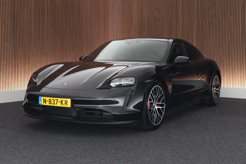 Porsche Taycan (2021)