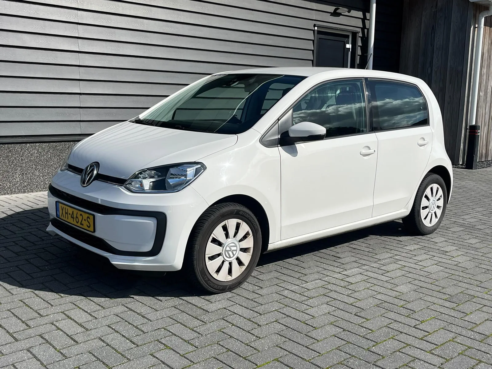 Volkswagen Up! (2019) — foto 1