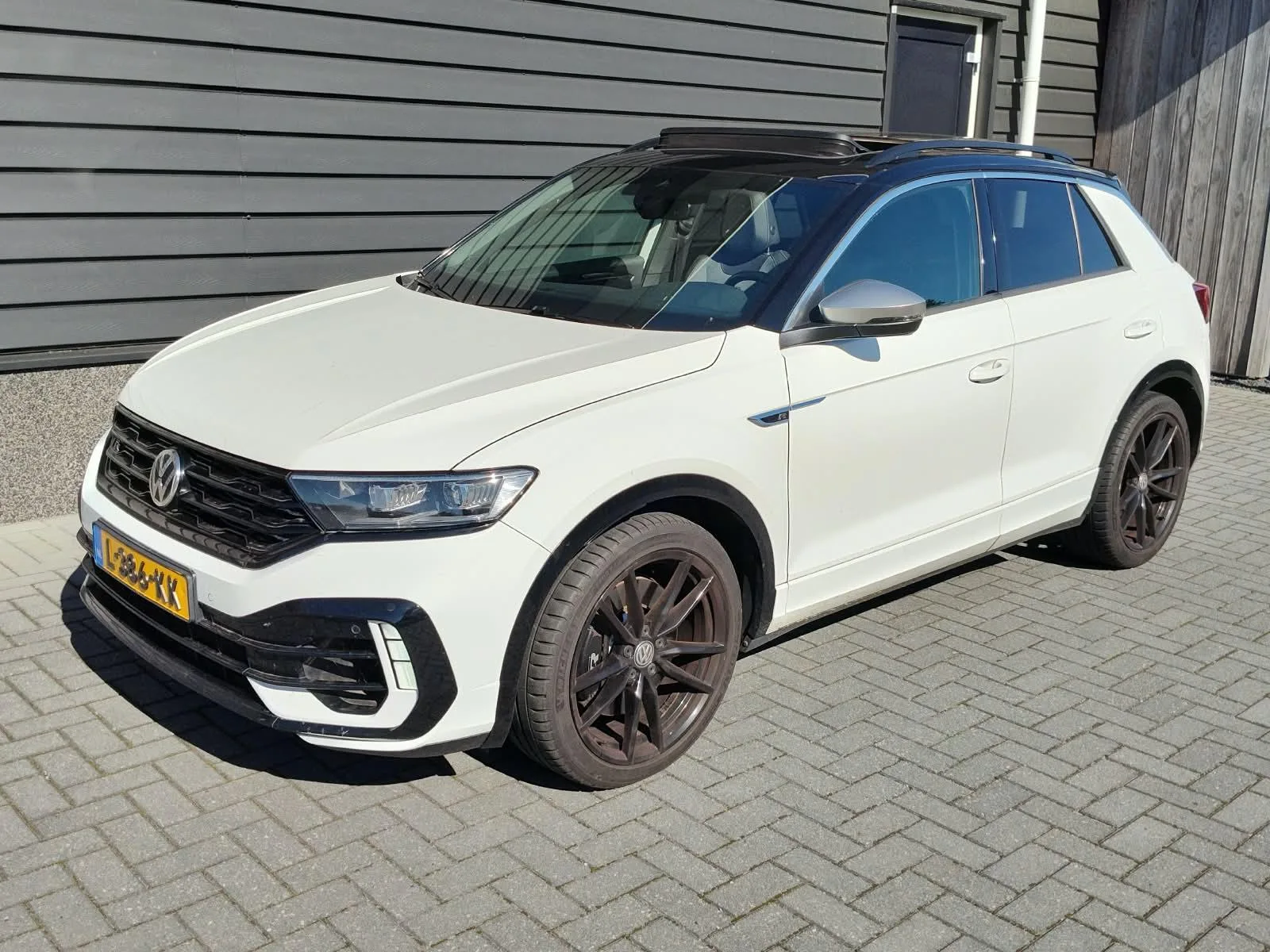 Volkswagen T-Roc (2020) — foto 1