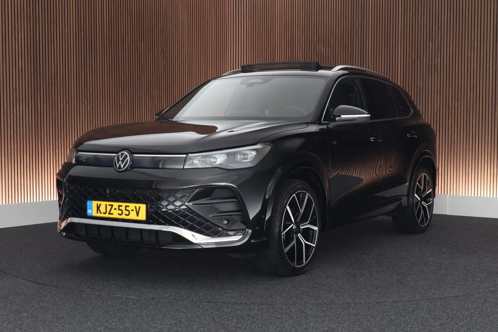 Volkswagen Tiguan (2025) — foto 1
