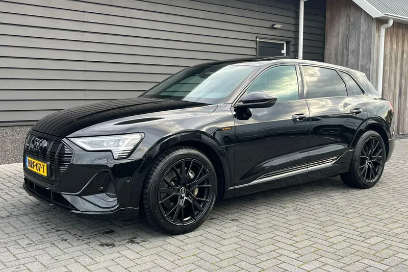 Audi e-tron (2023)