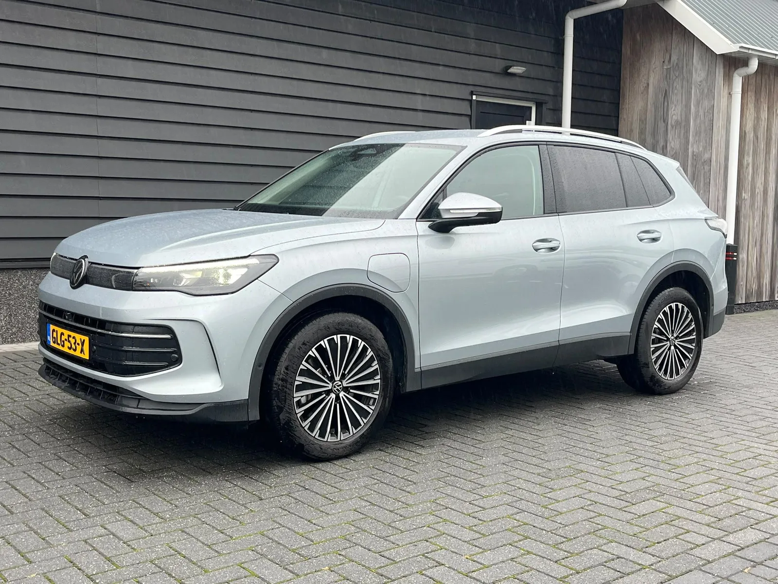 Volkswagen Tiguan (2024) — foto 1