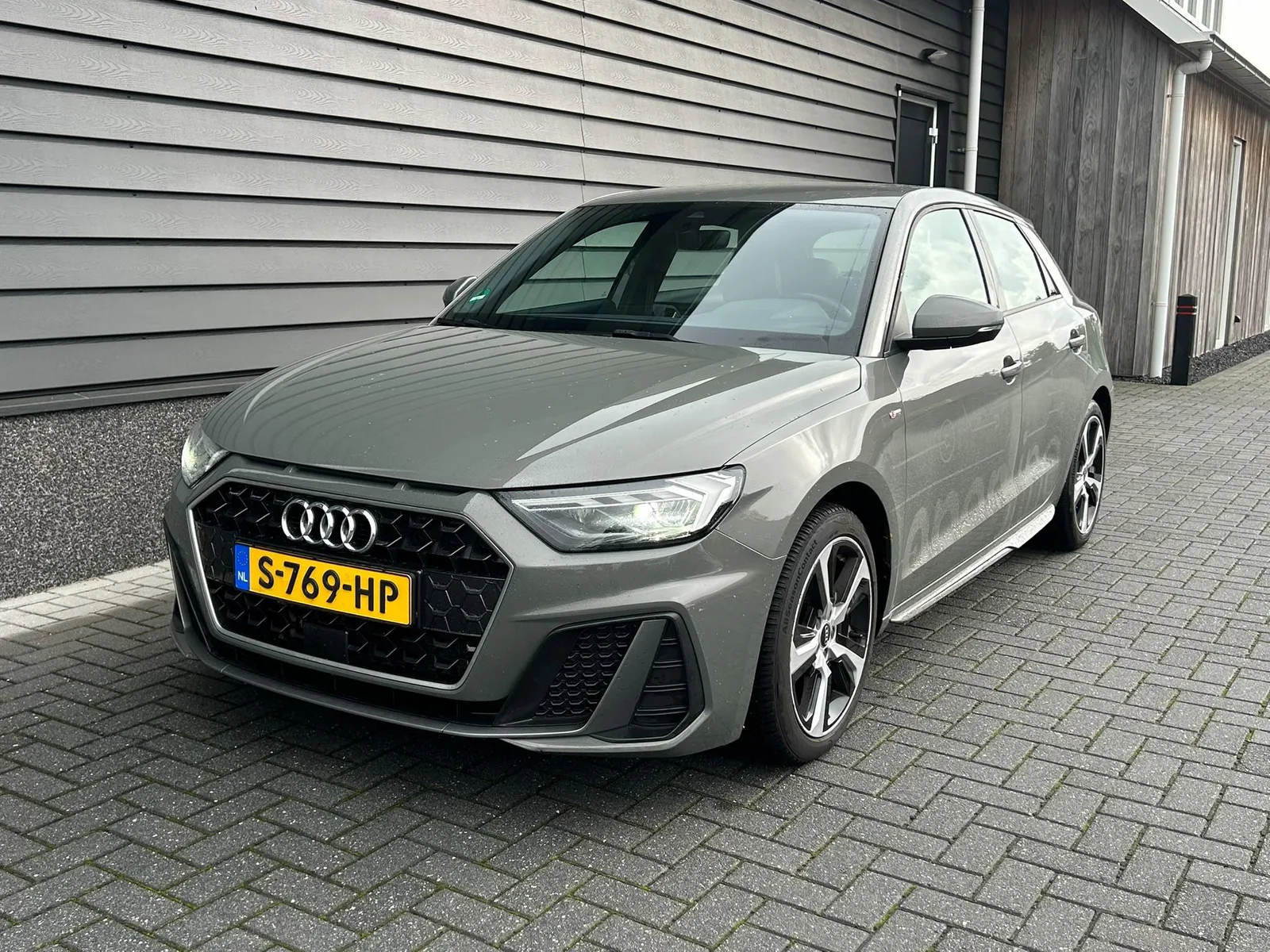 Audi A1 (2023) — foto 1