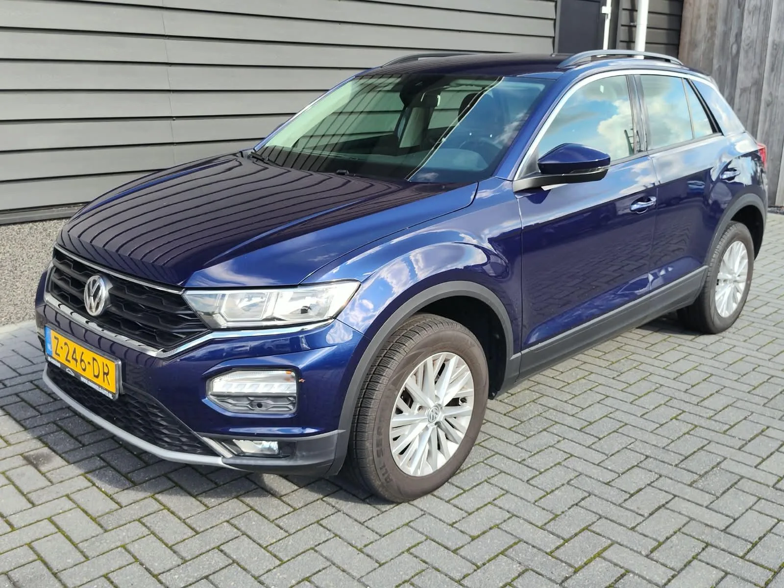 Volkswagen T-Roc (2020) — foto 1