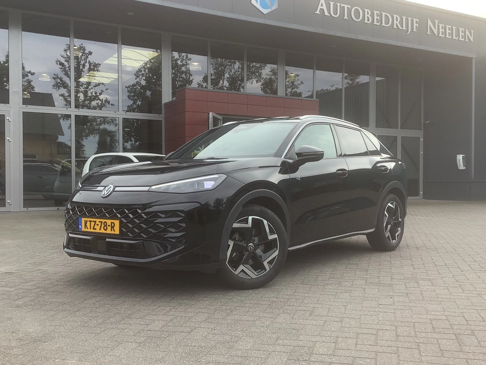 Volkswagen T-Roc (2025) — foto 1