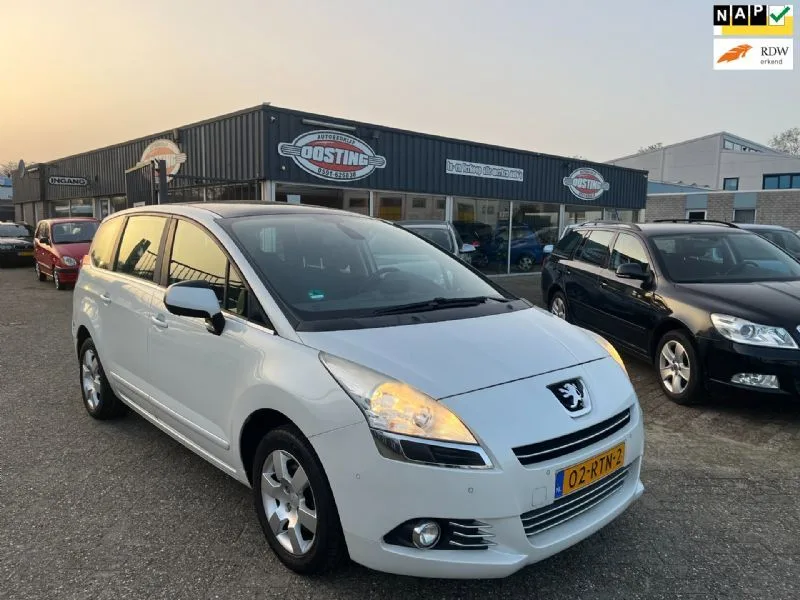 Peugeot 5008 (2011) — foto 1