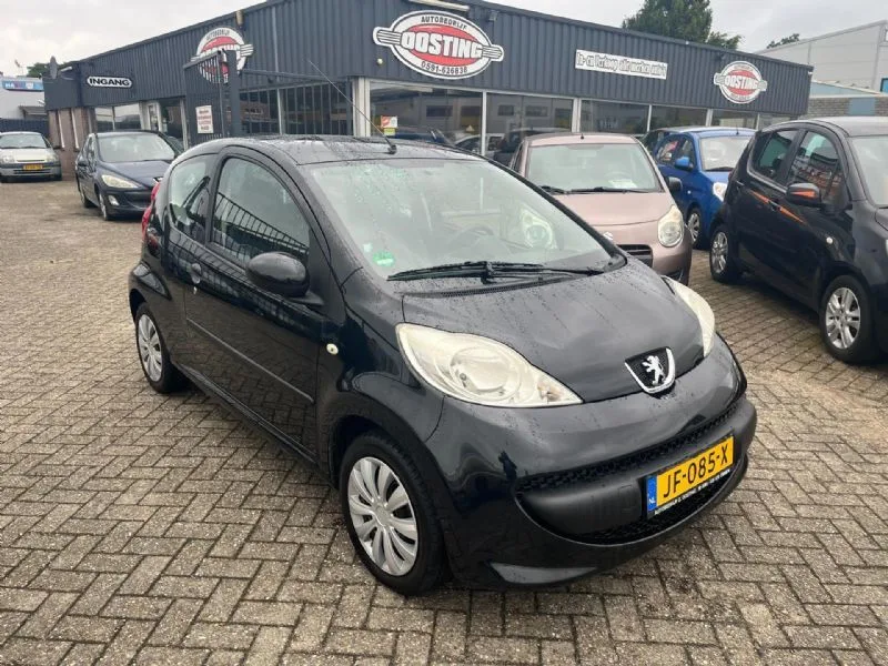 Peugeot 107 (2008) — foto 1