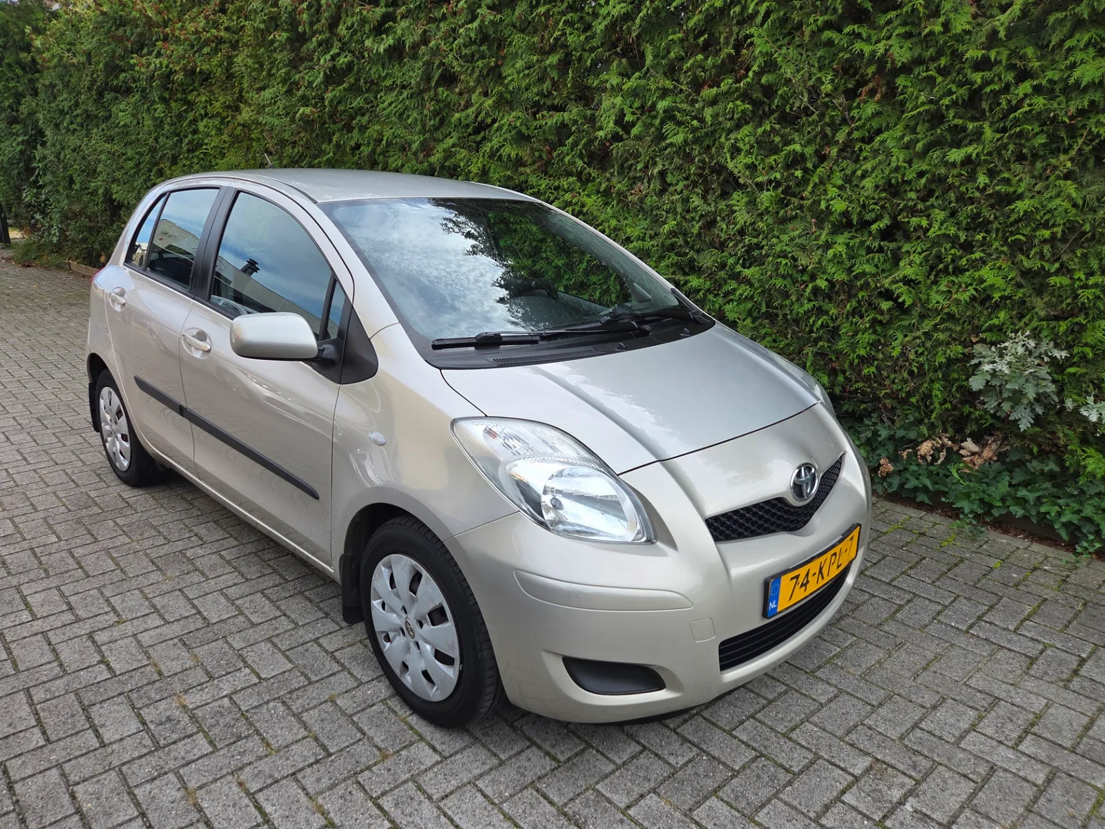 Toyota Yaris (2010) — foto 1