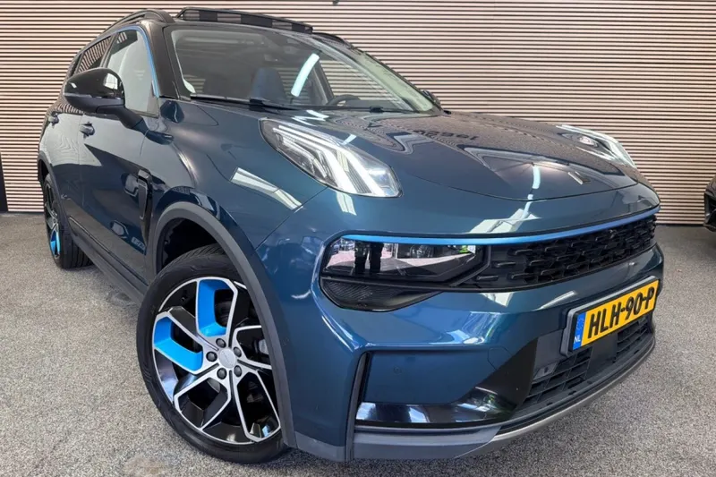 Lynk & Co 01 (2022)